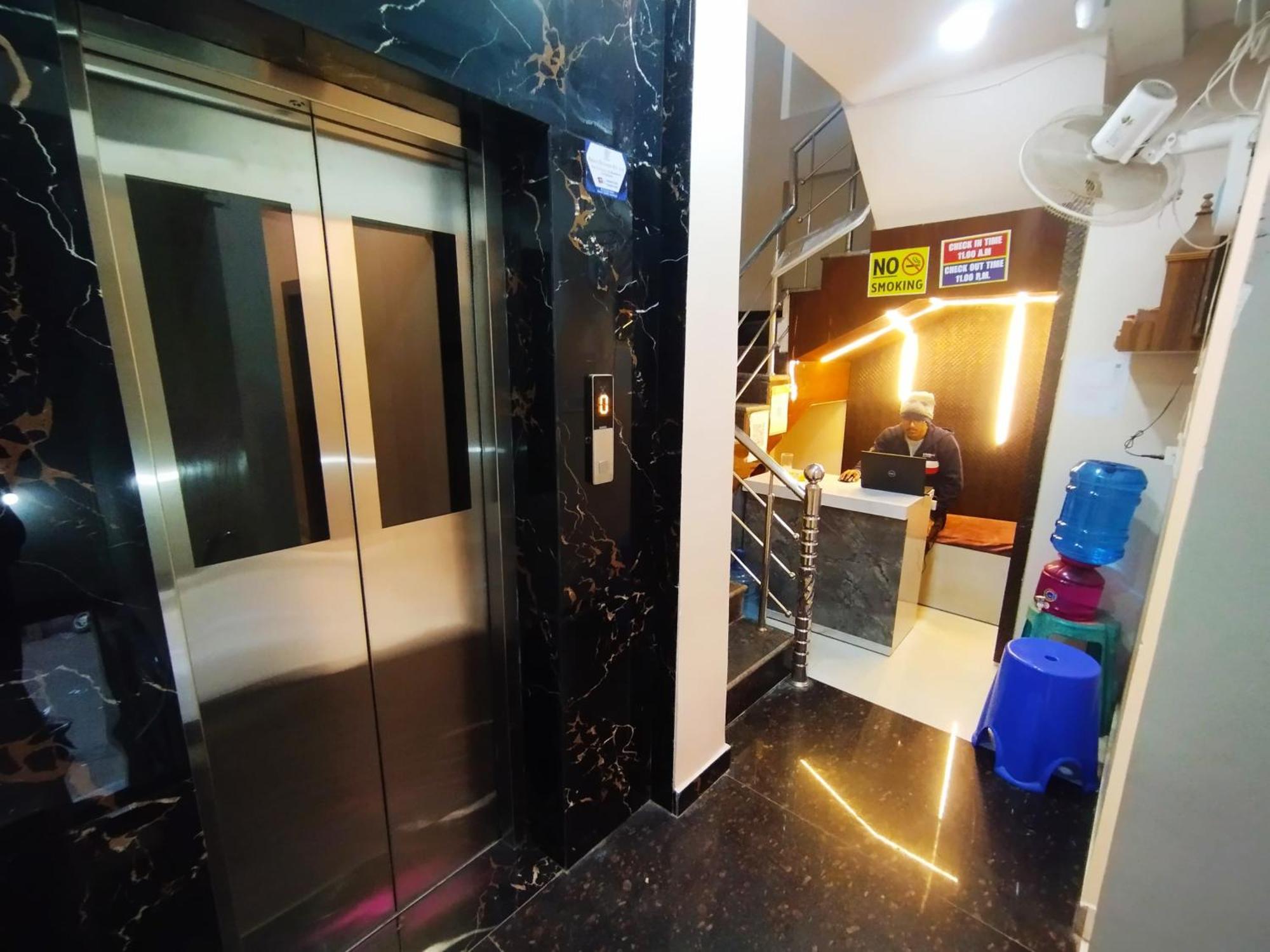 Hotel Royal Radiant رانشي المظهر الخارجي الصورة